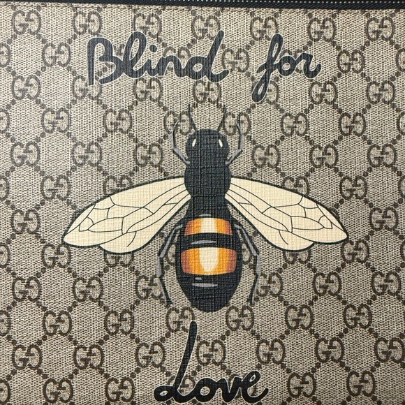 Authentic GG Supreme Monogram Blind For Love Wristlet Pouch Black - Picture 2 of 8